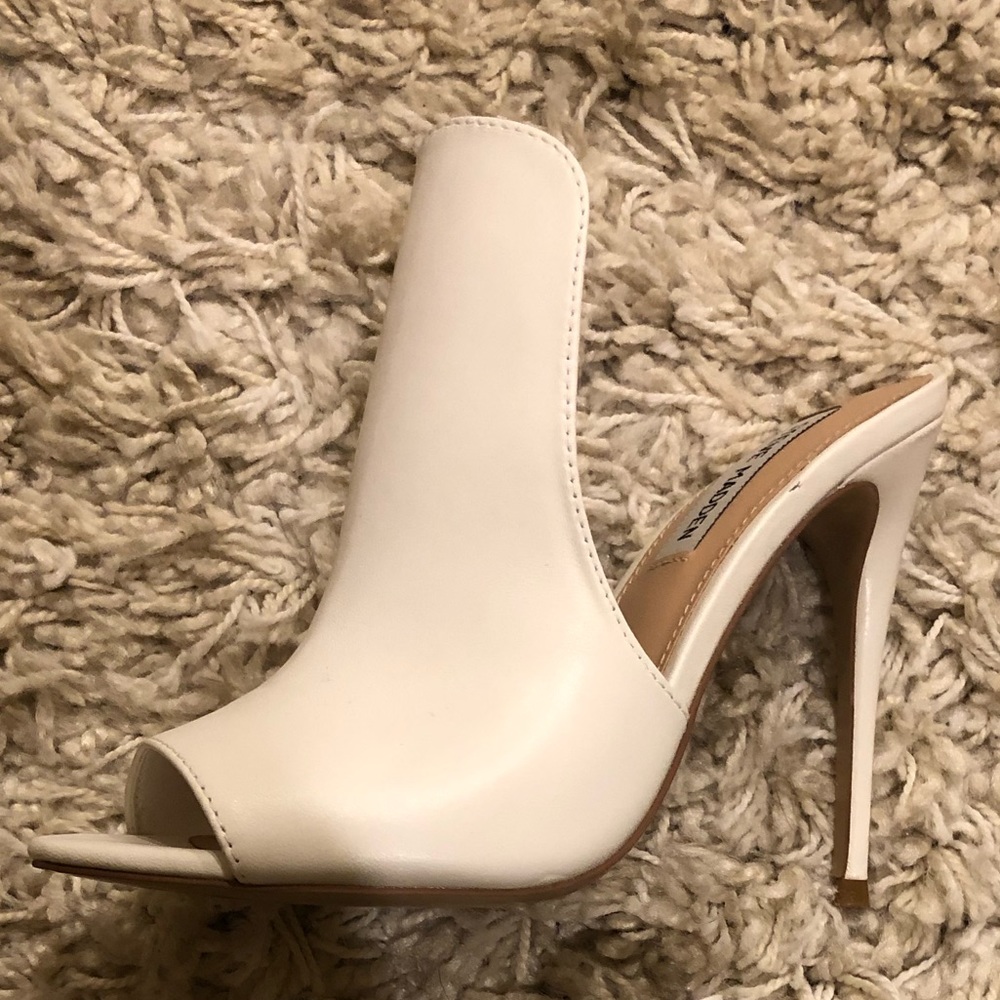 Steve Madden Sinful white mules